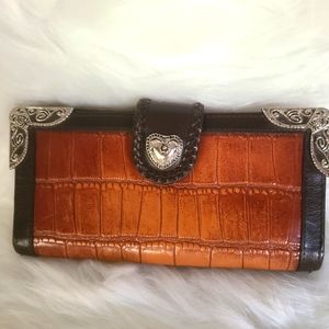 Faux Alligator Leather Tan Western Silver Embellishment Heart Snap Close Wallet